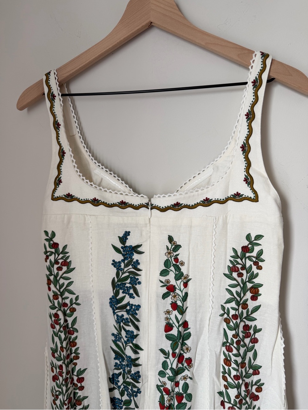 FARM Rio Cream fruit floral print sleeveless Maxi Dress - Picture 8 of 12